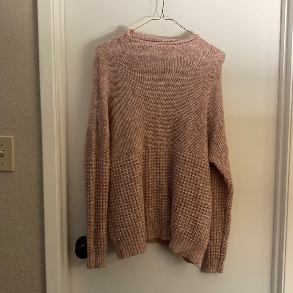 AMERICAN EAGLE PINK SWEATER